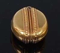 Lot 2263 - A circa 1900 15ct gold picture locket, having...