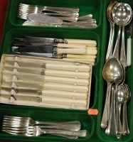 Lot 312 - A quantity of loose flatware