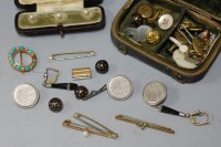 Lot 363 - *A cased set of three gents 18ct gold and...