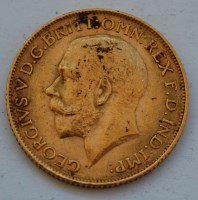 Lot 172 - Great Britain, 1911 gold full sovereign,...