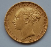 Lot 124 - Great Britain, 1886 gold full sovereign,...