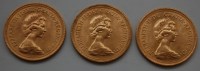 Lot 136 - Great Britain, 3 x 1979 gold full sovereign,...