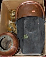Lot 109 - A collection of miscellaneous metal wares to...