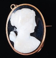 Lot 1256 - A late Victorian yellow metal mounted black...