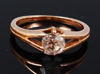Lot 1287 - A gentlemans yellow metal diamond solitaire...