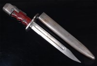 Lot 303 - A British No.7 Mk I bayonet, having a 20cm...