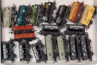 Lot 1052 - 18x Mainline unboxed wagons, including 9x...