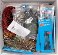 Lot 1088 - A quantity of Peco track, including 16 unboxed...