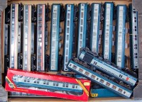 Lot 781 - Tray containing 11 Hornby blue/grey coaches,...