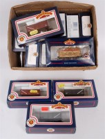 Lot 947 - 14 Bachmann 4 wheel wagons, some duplication...