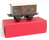 Lot 423 - Hornby 1930-1 GW Dark grey gunpowder van,...