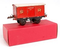 Lot 425 - Hornby 1934-9 SR Red Gunpowder van, black...