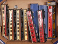 Lot 617 - Tray containing Hornby Dublo boxed D1 TPO...