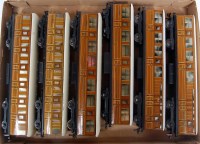 Lot 622 - 6 Hornby Dublo D1 teak coaches 2 composite, 2...