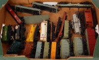Lot 632 - 23 Hornby Dublo D1 and SD6 wagons including...