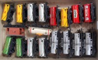 Lot 665 - Tray containing 12 D1 tank wagons, 4 SD6...