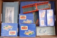 Lot 678 - Tray of Hornby Dublo D1 buildings, most boxed,...