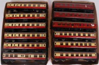 Lot 681 - 12 Hornby Dublo coaches Stanier red/cream and...