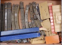 Lot 688 - Tray of Hornby Dublo 3-rail track points etc,...