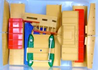 Lot 698 - Clean Hornby Dublo D1 accessories, through...