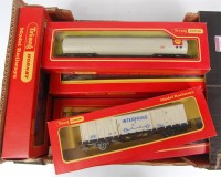 Lot 909 - 11 Triang Hornby wagons including 2 R242...