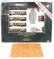 Lot 929 - Hornby R687 Silver Jubilee Pullman train set...