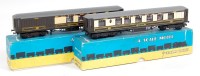 Lot 931 - Graham Farish 00 Pullman brake and composite...