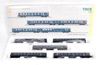 Lot 934 - A Trix H0 23373 DB 'Blauer Enzian' 5 coach...