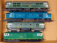 Lot 1030 - A Hornby Hymek Class 35 Bo-Bo, Lima Class 33...