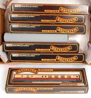 Lot 1040 - 6x boxed and 2x unboxed Mainline BR Mk1...