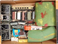 Lot 1094 - A tray containing a Triang R59 BR green 2-6-2T...