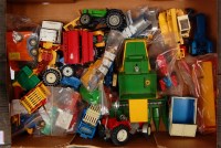 Lot 1431 - Tray of mixed play worn and loose Britains...