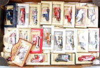 Lot 2507 - 2 trays containing 70+ loose and boxed Lledo...