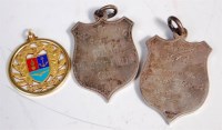 Lot 312 - An 18ct gold and enamel pendant, dia.3.5cm,...