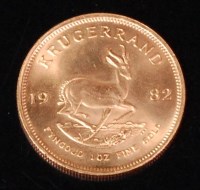 Lot 61 - South Africa, 1982 gold krugerrand, obv....
