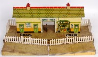 Lot 462 - Hornby 1939-41 No. 4 Ripon station - buff...