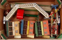 Lot 464 - A large tray of Hornby accessories including...