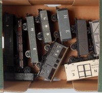 Lot 344 - A small tray of 10 assorted mainly wooden...