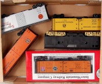 Lot 400 - Korean 0 gauge black plastic diesel loco with...