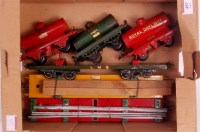 Lot 497 - A small tray of 6 assorted prewar Hornby...