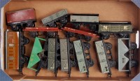 Lot 508 - A tray of 13 assorted Hornby postwar wagons...
