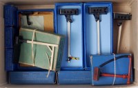Lot 616 - Hornby Dublo 3 ED1 signals (2 boxed) (G-BG) D1...
