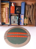 Lot 622 - Quantity of Hornby Dublo 3-rail track, D1...