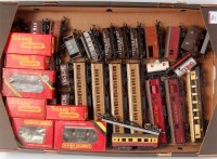 Lot 704 - 35+ mainly Triang Hornby coaches and wagons, 7...