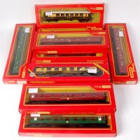 Lot 713 - Triang Hornby 4 R228 Pullman Cars Jane, Anne,...