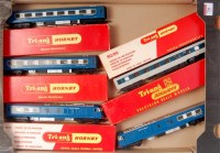 Lot 736 - Triang Hornby 4 car blue Pullman train set Nos...