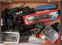 Lot 757 - 3 trays of locomotive bodies, tenders, chassis,...