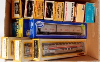 Lot 785 - 10 American outline freight cars and 4 coaches...