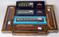 Lot 820 - 6 coaches, Bachmann 39-025, 39-075 BR...