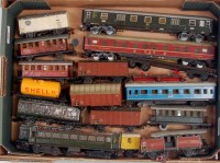 Lot 886 - Tray containing approx 16 mainly Marklin H0...